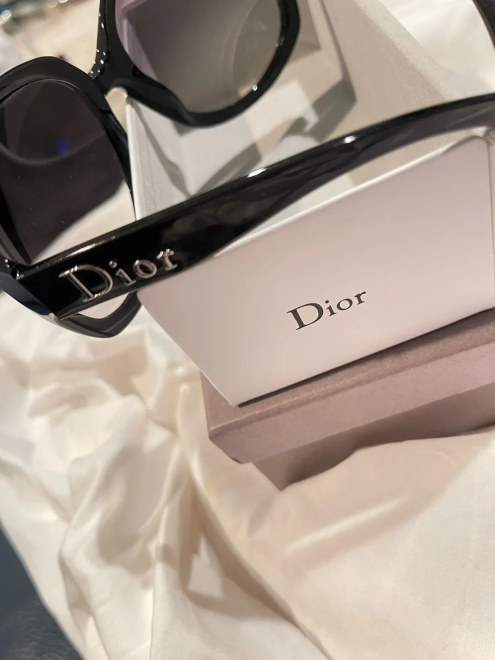 NWO Dior sunnies with silver accents - Picture 3 of 4